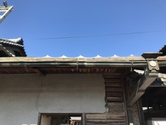 名張市 軒先面戸下から見る