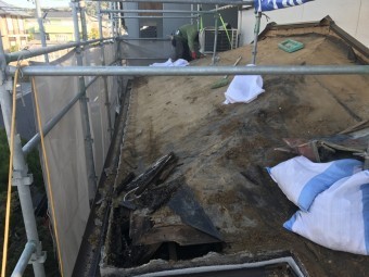 伊賀市 徳永邸下屋根瓦めくり後の写真