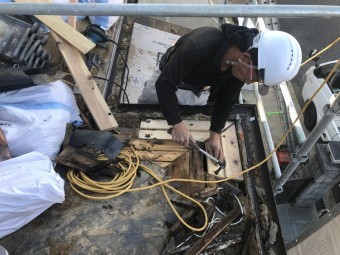 伊賀市 徳永邸下屋根野地板補強写真