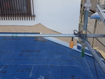 伊賀市 徳永邸下屋根捨て水切り設置写真