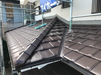 伊賀市 徳永邸下屋根モルタル塗り作業