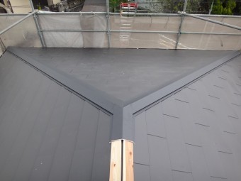 名張市金属瓦カバー工法棟包取付