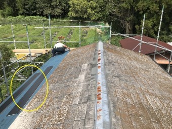 名張市 ゴムアスルーフィングの設置作業②