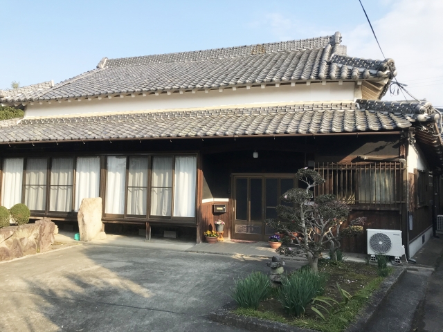 伊賀市の空き家屋根修理｜解体を判断する4つの劣化サイン