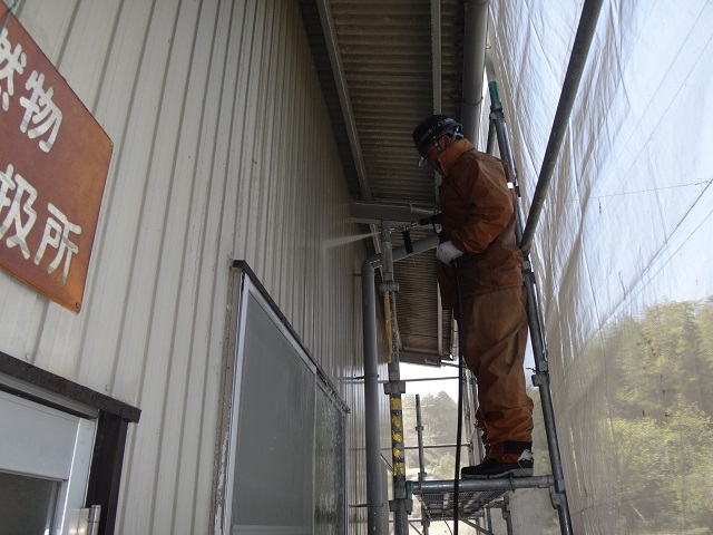 三重県伊賀市　工場1階外壁トタン高圧洗浄