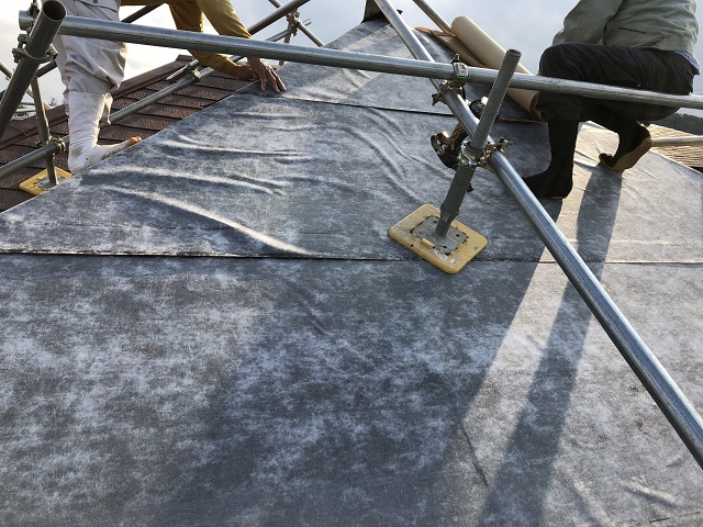伊賀市　屋根貼り替え　防水シート