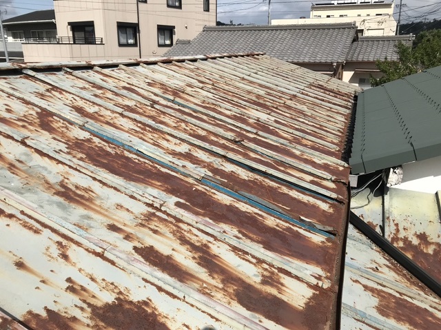 伊賀市　施工前　トタン屋根