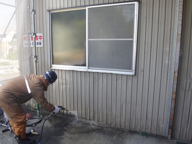 伊賀市　工場外壁高圧洗浄