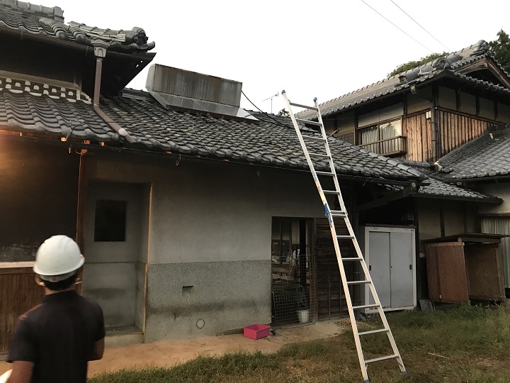 名張市の雨漏り修理事例3選｜屋根の劣化や台風被害から分かる原因と工事内容！